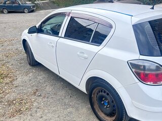 2011 Opel Astra H Рестайлинг, белый, 550000 рублей, вид 4