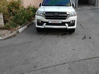 2019 Toyota Land Cruiser 200 Series Рестайлинг 2, белый, 12000000 рублей, вид 2