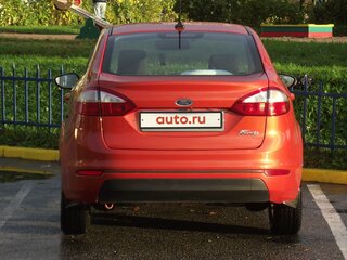 2016 Ford Fiesta Mk6 Рестайлинг, красный, 630000 рублей, вид 4