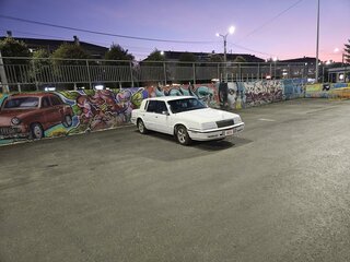 1993 Chrysler New Yorker Fifth Avenue XIII, белый, 750000 рублей, вид 2