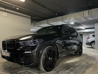 2020 BMW X5 30d IV (G05/G18), чёрный, 8500000 рублей, вид 2