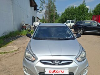 2013 Hyundai Solaris I, серебристый, 833000 рублей, вид 2