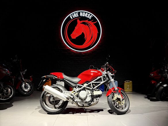 2005 Ducati Monster 400, красный, 258000 рублей