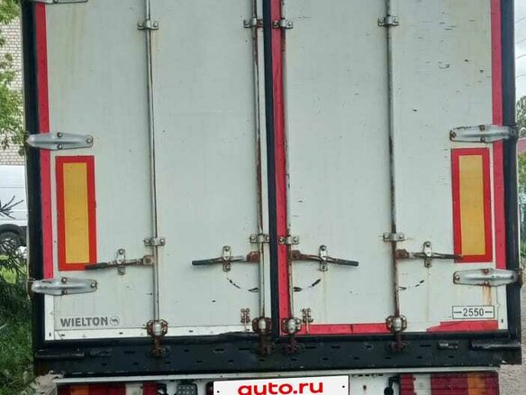 2004 Mercedes-Benz Actros, белый, 2550000 рублей - вид 12