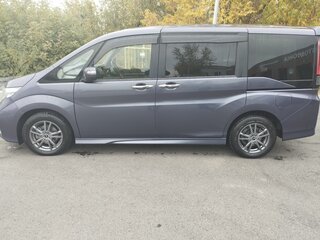 2017 Honda Stepwgn Spada V, фиолетовый, 2100000 рублей, вид 2