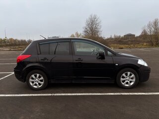 2010 Nissan Tiida I Рестайлинг, чёрный, 700000 рублей, вид 3