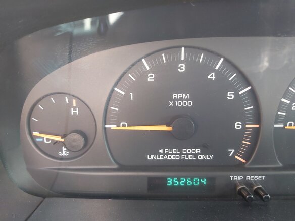2000 Dodge Caravan III, серебристый, 400000 рублей - вид 10