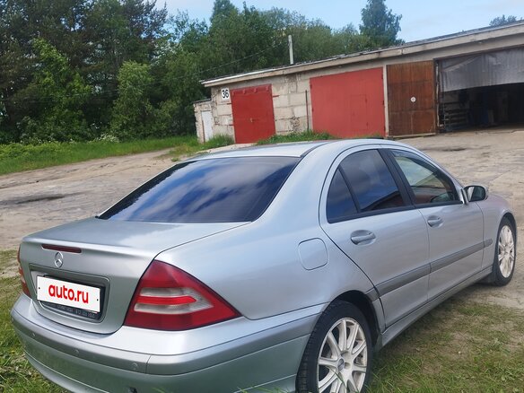 2004 Mercedes-Benz C-Класс 180 II (W203) Рестайлинг, серебристый, 650000 рублей - вид 5