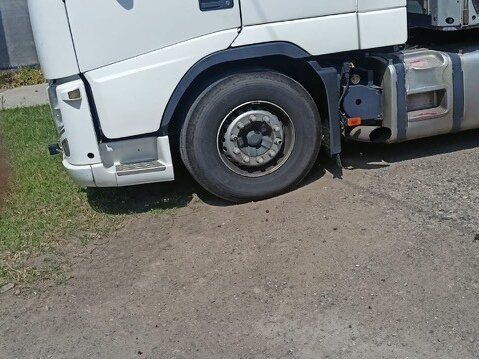 2011 Volvo FH, белый, 6300000 рублей - вид 2
