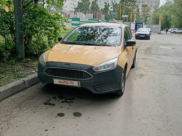2016 Ford Focus III Рестайлинг, жёлтый