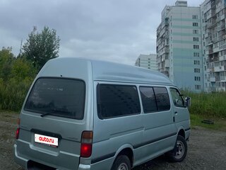 2002 Toyota Regius Ace H100, зелёный, 885000 рублей, вид 3