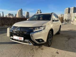 2021 Mitsubishi Outlander III Рестайлинг 3, белый, 3100000 рублей, вид 1