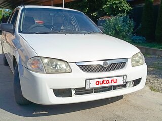 2000 Mazda Familia VIII (BJ), белый, 175000 рублей, вид 1