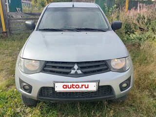 2014 Mitsubishi L200 IV, серебристый, 1050000 рублей, вид 2
