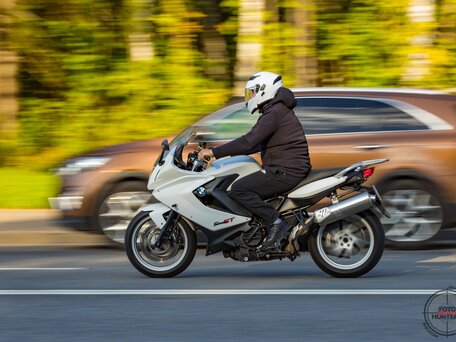 2013 BMW F 800 GT, белый, 500000 рублей, вид 1