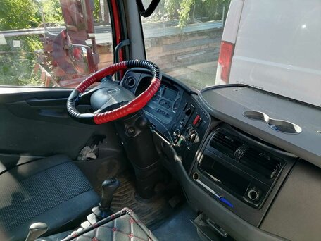 2013 Mercedes-Benz Atego, красный, 3500000 рублей, вид 5