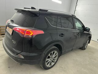 2017 Toyota RAV4 IV (XA40) Рестайлинг, чёрный, 3150000 рублей, вид 4