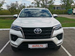 2021 Toyota Fortuner II Рестайлинг, белый, 4990000 рублей, вид 2