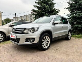 2011 Volkswagen Tiguan I Рестайлинг, серебристый, 930000 рублей, вид 1