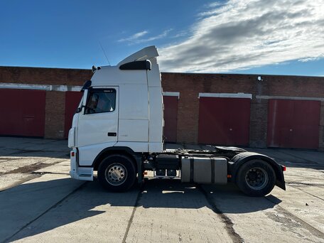 2011 Volvo FH, белый, 2000000 рублей, вид 5