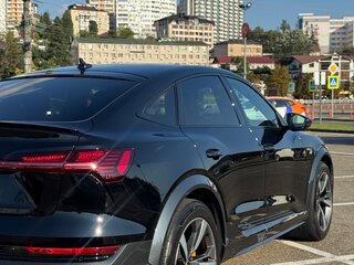 2020 Audi e-tron S Sportback, чёрный, 5700000 рублей, вид 5