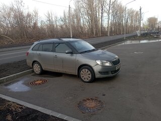 2012 Skoda Fabia II Рестайлинг, серебристый, 330000 рублей, вид 2