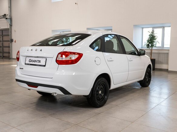2026 Lada (ВАЗ) Granta I Рестайлинг, белый - вид 5