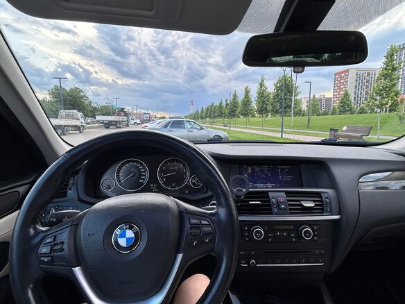 2013 BMW X3 28i xDrive II (F25), белый, 1999999 рублей - вид 3