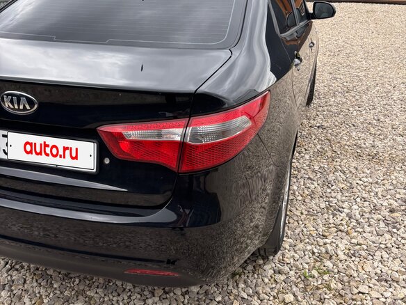 2013 Kia Rio III, чёрный, 1000000 рублей - вид 4