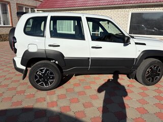 2024 Lada (ВАЗ) Niva Travel I, белый, 1100000 рублей, вид 5