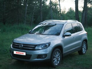 2012 Volkswagen Tiguan I Рестайлинг, серебристый, 1700000 рублей, вид 1