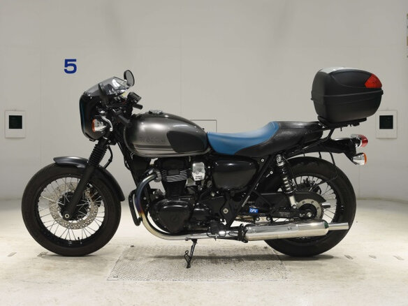2021 Kawasaki W 800, чёрный, 900000 рублей - вид 1