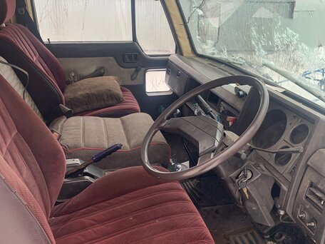 1988 Nissan Atlas, белый, 600000 рублей, вид 3