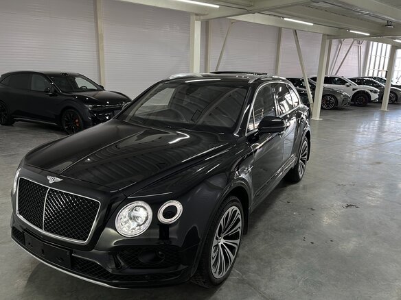 2017 Bentley Bentayga I, чёрный