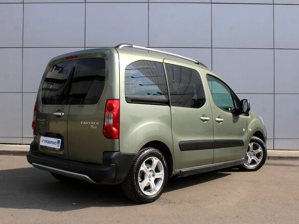 2011 Peugeot Partner 7 Seats II Рестайлинг, зелёный - вид 2