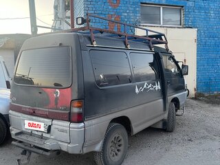 1993 Mitsubishi Delica III, зелёный, 350000 рублей, вид 3