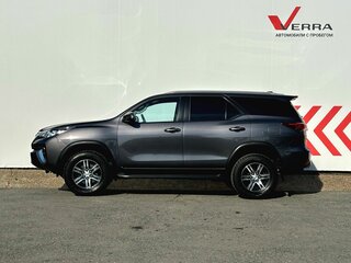 2018 Toyota Fortuner II, серый, 3690000 рублей, вид 2