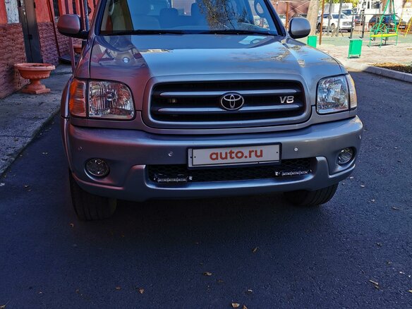2001 Toyota Sequoia I, серый, 2900000 рублей