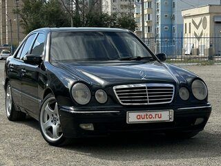 2001 Mercedes-Benz E-Класс 280 II (W210, S210) Рестайлинг, чёрный, 1050000 рублей, вид 1