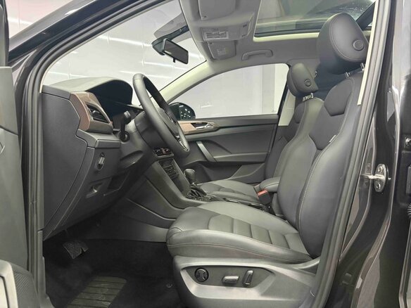2023 Volkswagen Tharu I, серый, 1890000 рублей - вид 16