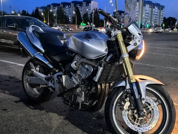 2005 Honda CB 600F Hornet, серебристый, 400000 рублей - вид 1
