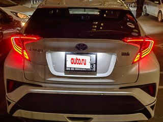 2018 Toyota C-HR I, белый, 2350000 рублей, вид 4