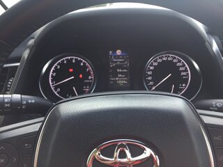 2018 Toyota Camry VIII (XV70), белый, 3800000 рублей, вид 2