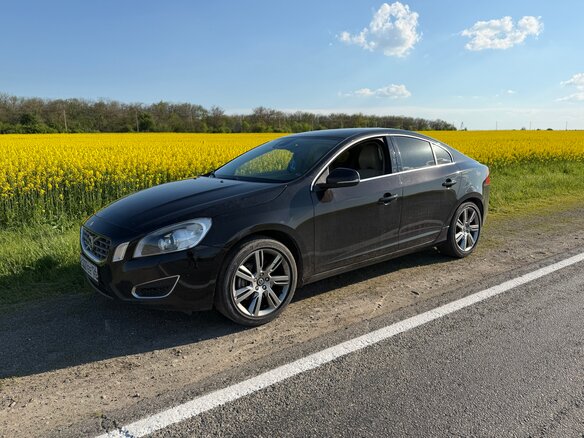 2013 Volvo S60 II, коричневый - вид 18