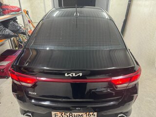 2021 Kia Rio IV Рестайлинг, чёрный, 1800000 рублей, вид 4