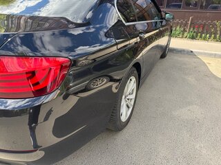 2013 BMW 5 серии 520i VI (F10/F11/F07), чёрный, 1650000 рублей, вид 3