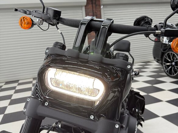 2018 Harley-Davidson Fat Bob, серый, 1790000 рублей - вид 13