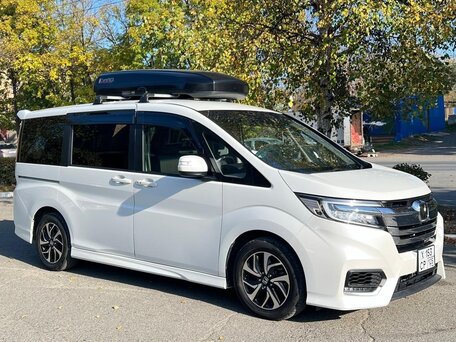 2020 Honda Stepwgn Spada V Рестайлинг, белый, 2520000 рублей, вид 1