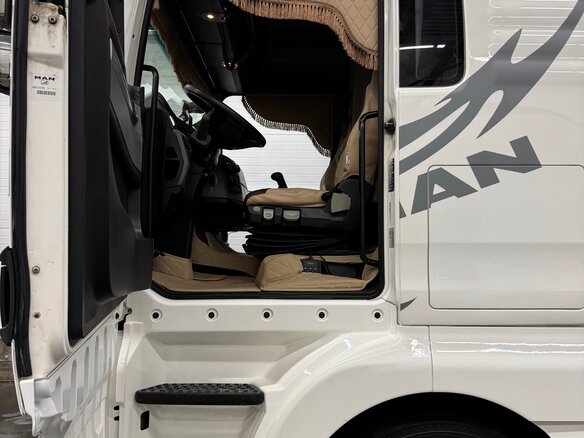 2011 MAN TGX, белый, 4400000 рублей - вид 12