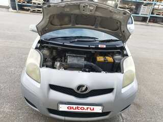 2008 Toyota Vitz II (XP90), серебристый, 630000 рублей, вид 2